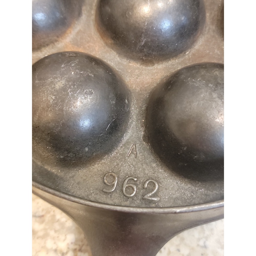 Griswold 962 No 32 Cast Iron Aebleskiver Cake Pan Skillet Made In USA. - Picture 3 of 7